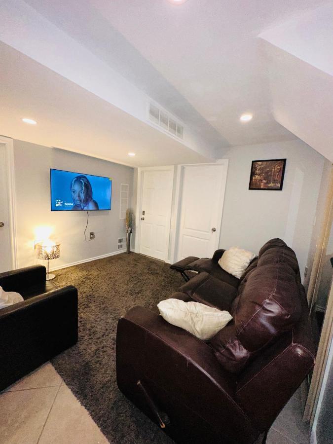 Deluxe Double Room- Hazel Stays Mississauga Eksteriør bilde