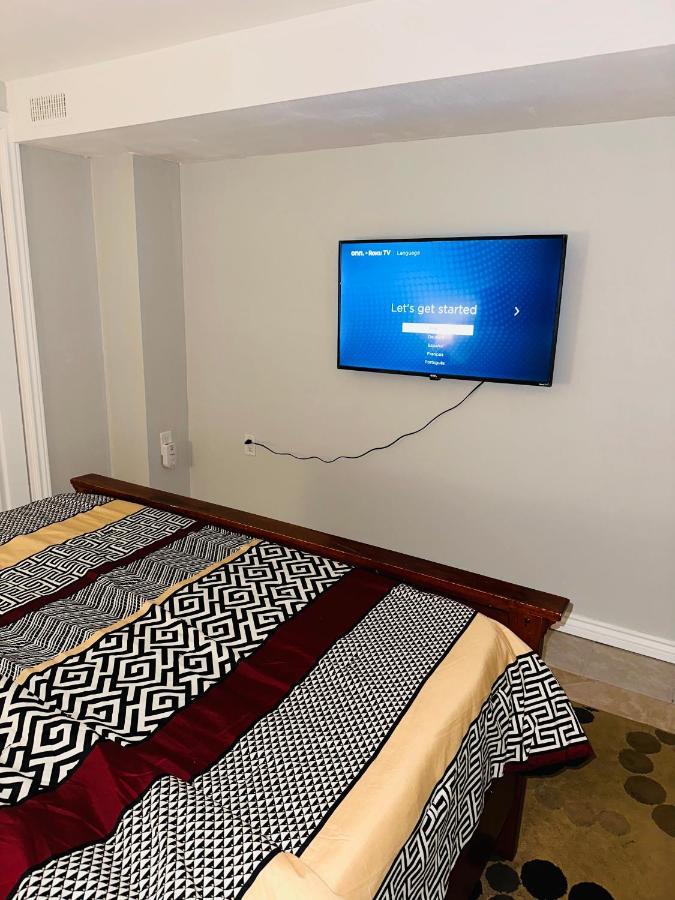 Deluxe Double Room- Hazel Stays Mississauga Eksteriør bilde