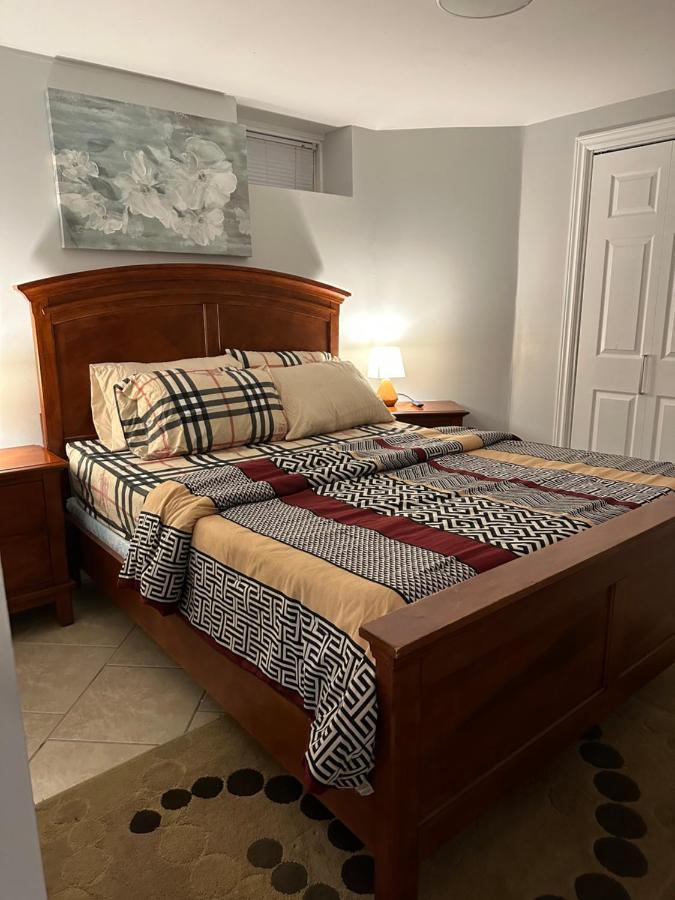 Deluxe Double Room- Hazel Stays Mississauga Eksteriør bilde